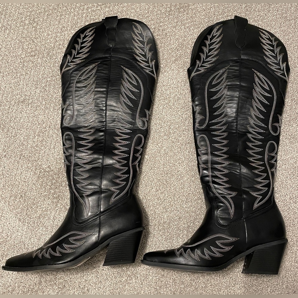 ASOS Chester Contrast Stitch Western Knee Boot - WIDE Fit - Picture 4 of 8